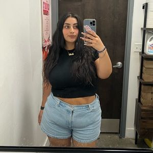 Meet your Posher, Jacqueline